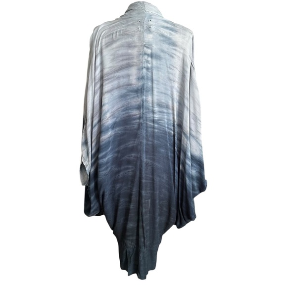 TINA+JO Anthro Gradient Blue Rayon Kimono Topper Relaxed Fit Casual Coverup Sm - Picture 6 of 13